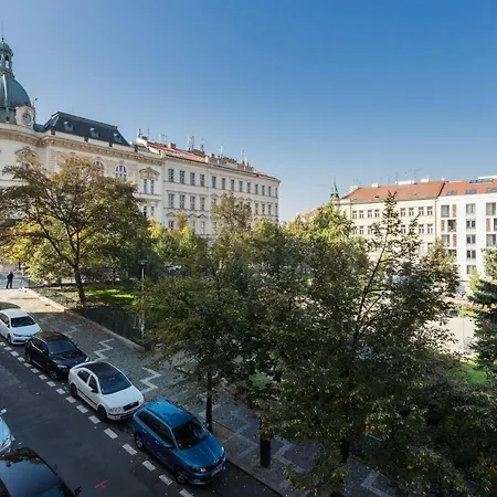 Square View Prag
